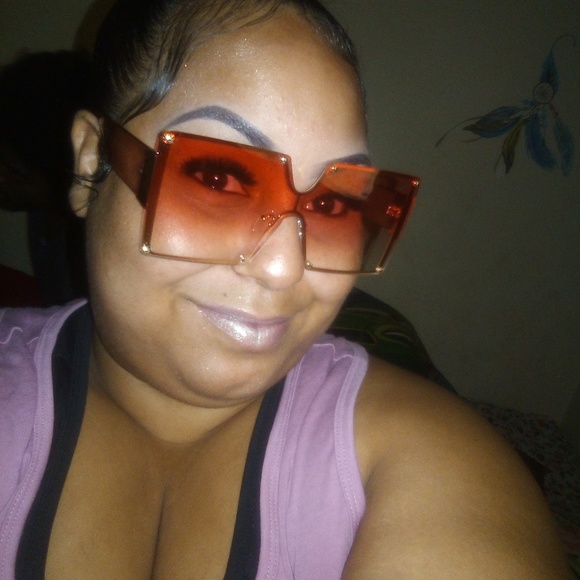 Luxurious Oversized Pink Ombre SunShades - Picture 3 of 3